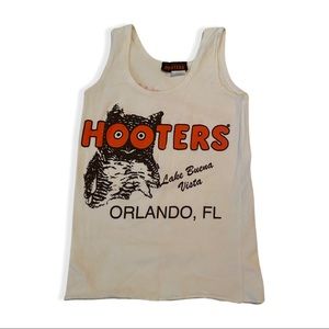 hooters tank top